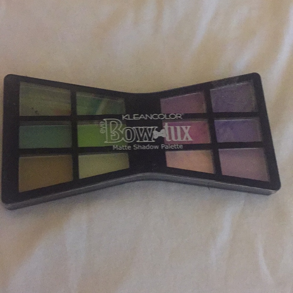 Matte shadow palette